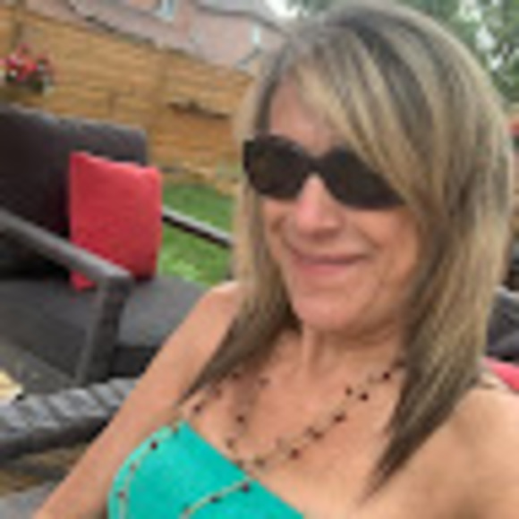 Meet your Posher, Pina - Picture 1 of 1